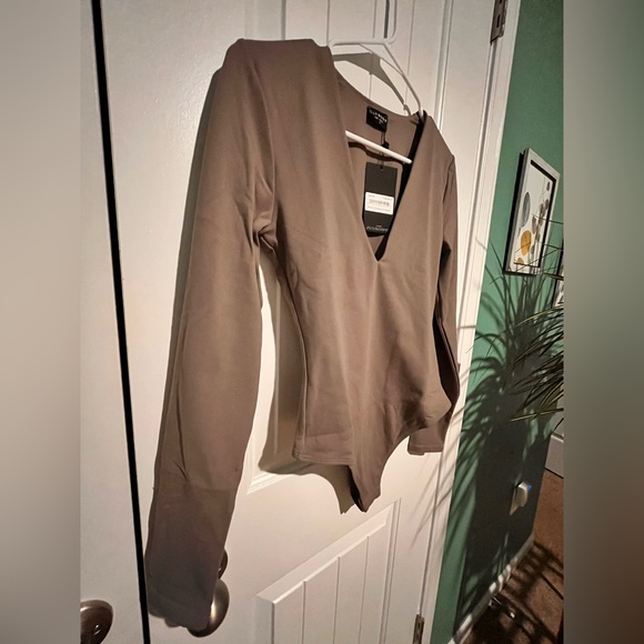 Long Sleeves Bodysuit Suit NWT - Picture 3 of 6